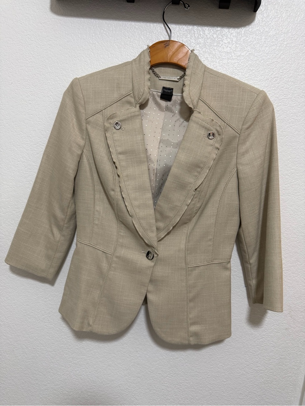 White House Black Market Light Beige Tailored Blazer